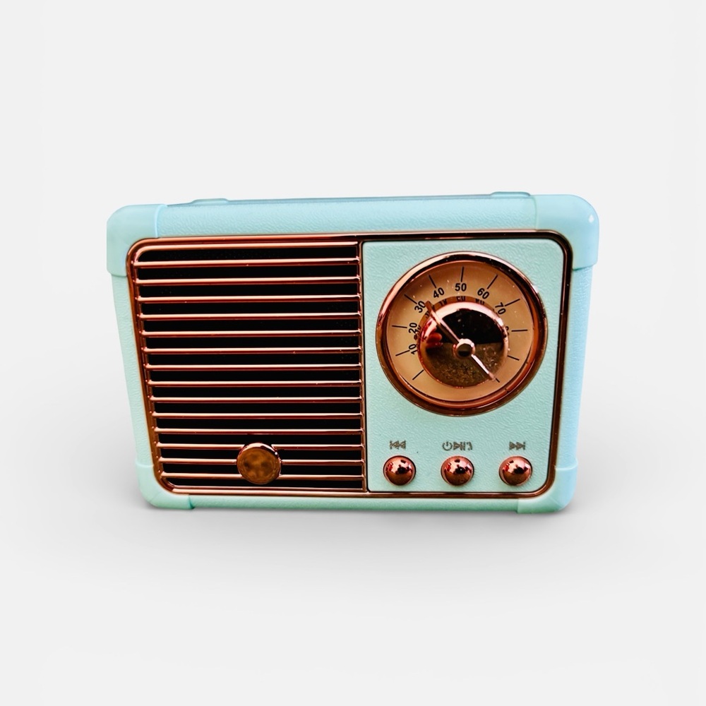 HM11 NIB Retro Style Baby Blue Portable Bluetooth Speaker and Radio - Picture 3 of 8
